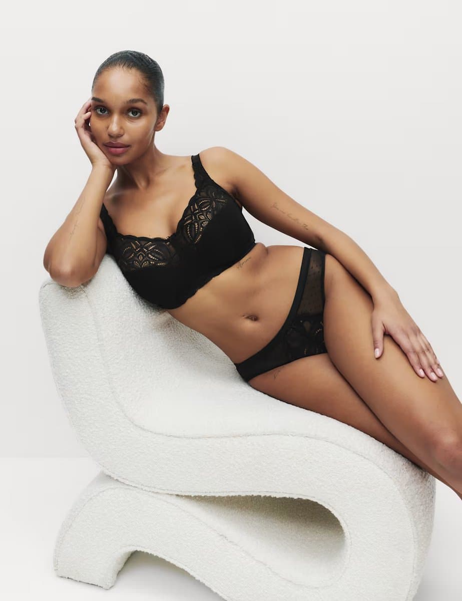 Marks & Spencer M&S Amelia Lace Non Wired Total Support Bra B-H Black