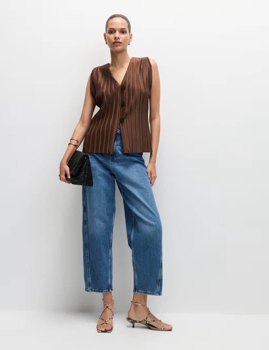 Marks & Spencer M&S Plisse V-Neck Button Through Waistcoat Chocolate - 4