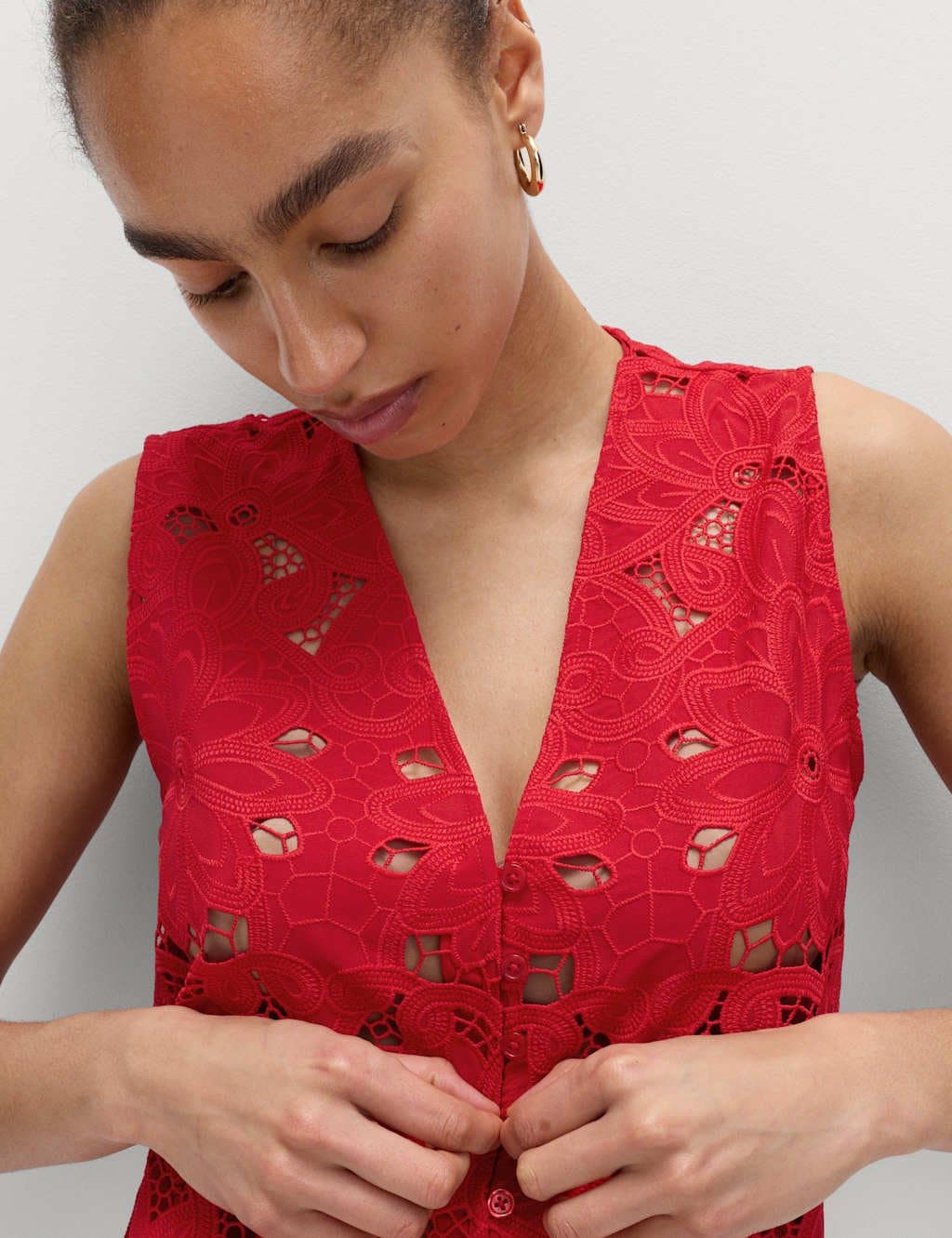 Marks & Spencer M&S Floral V-neck Cutwork Detail Waistcoat Rouge - 4