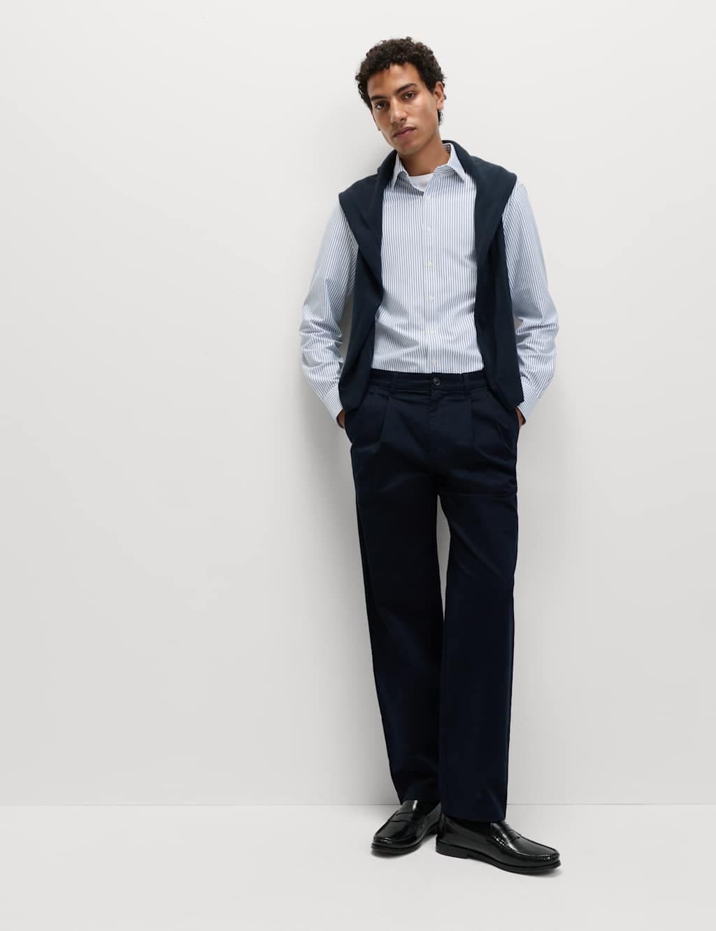 Marks & Spencer M&S Regular Fit Ultimate Non Iron Jersey Striped Shirt White/Navy - 4