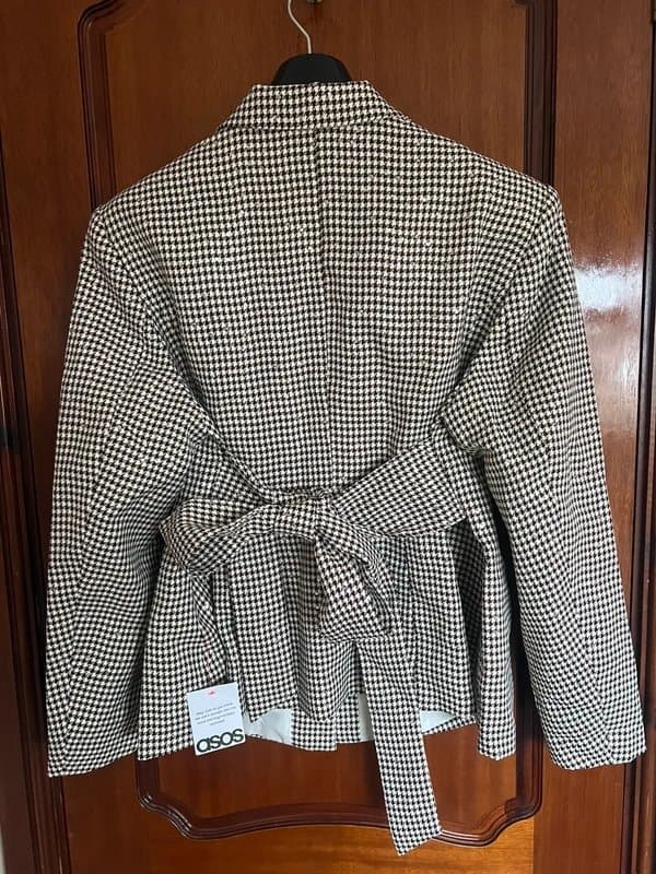 ASOS ASOS luxe Curve houndstooth blazer with bow back in brown sequin