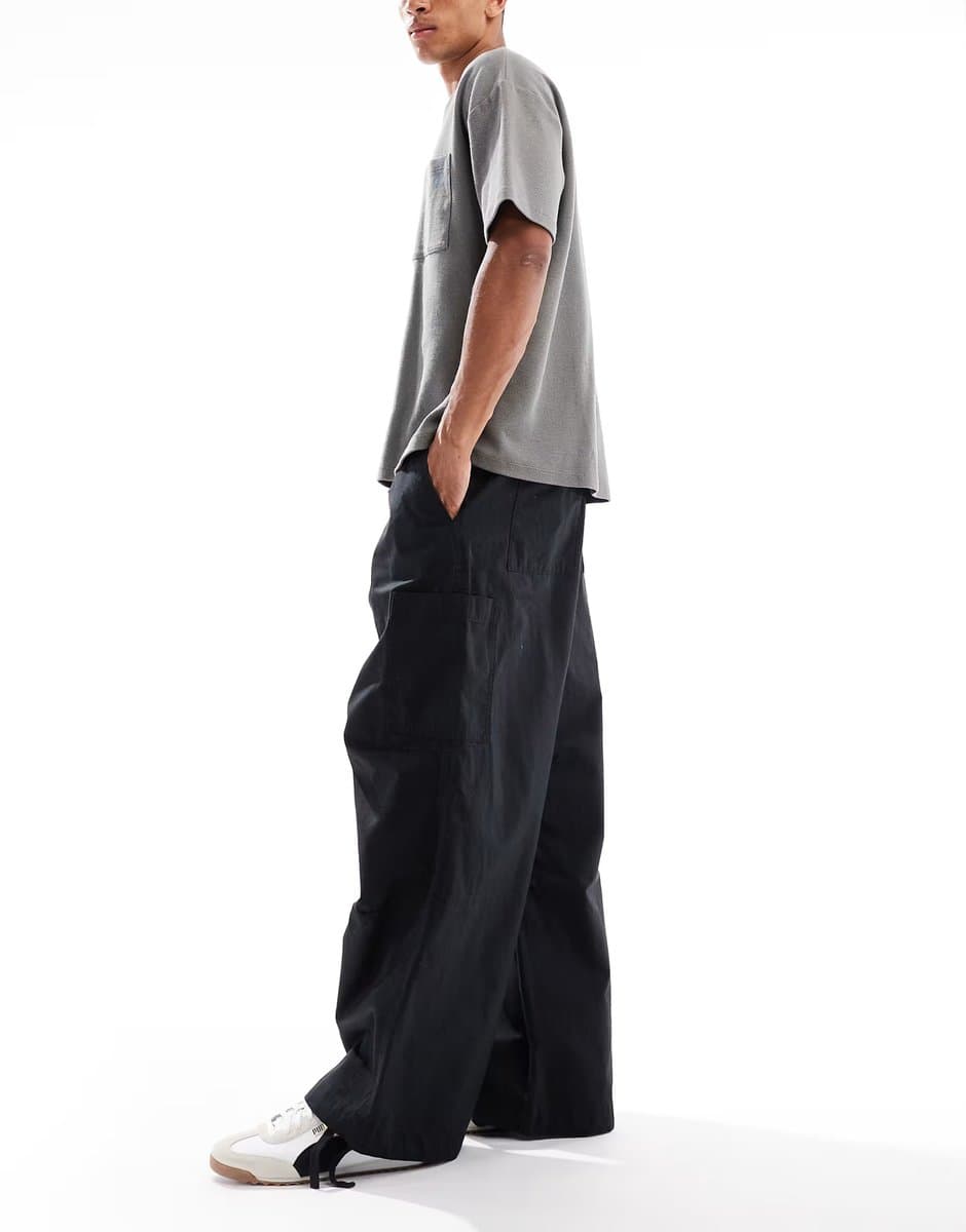 ASOS ASOS DESIGN oversized baggy cargo trousers in black ripstop - 3