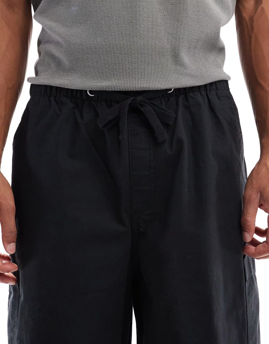 ASOS ASOS DESIGN oversized baggy cargo trousers in black ripstop - 4