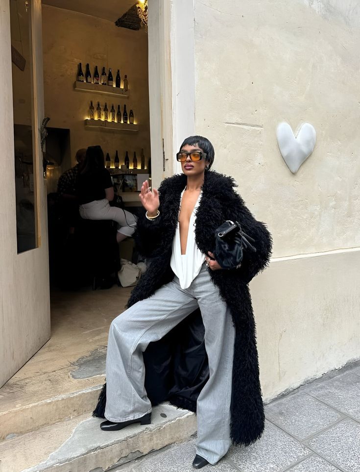 Glamoratti Fashion: The Bold 80s Glamour Trend Taking Over 2026